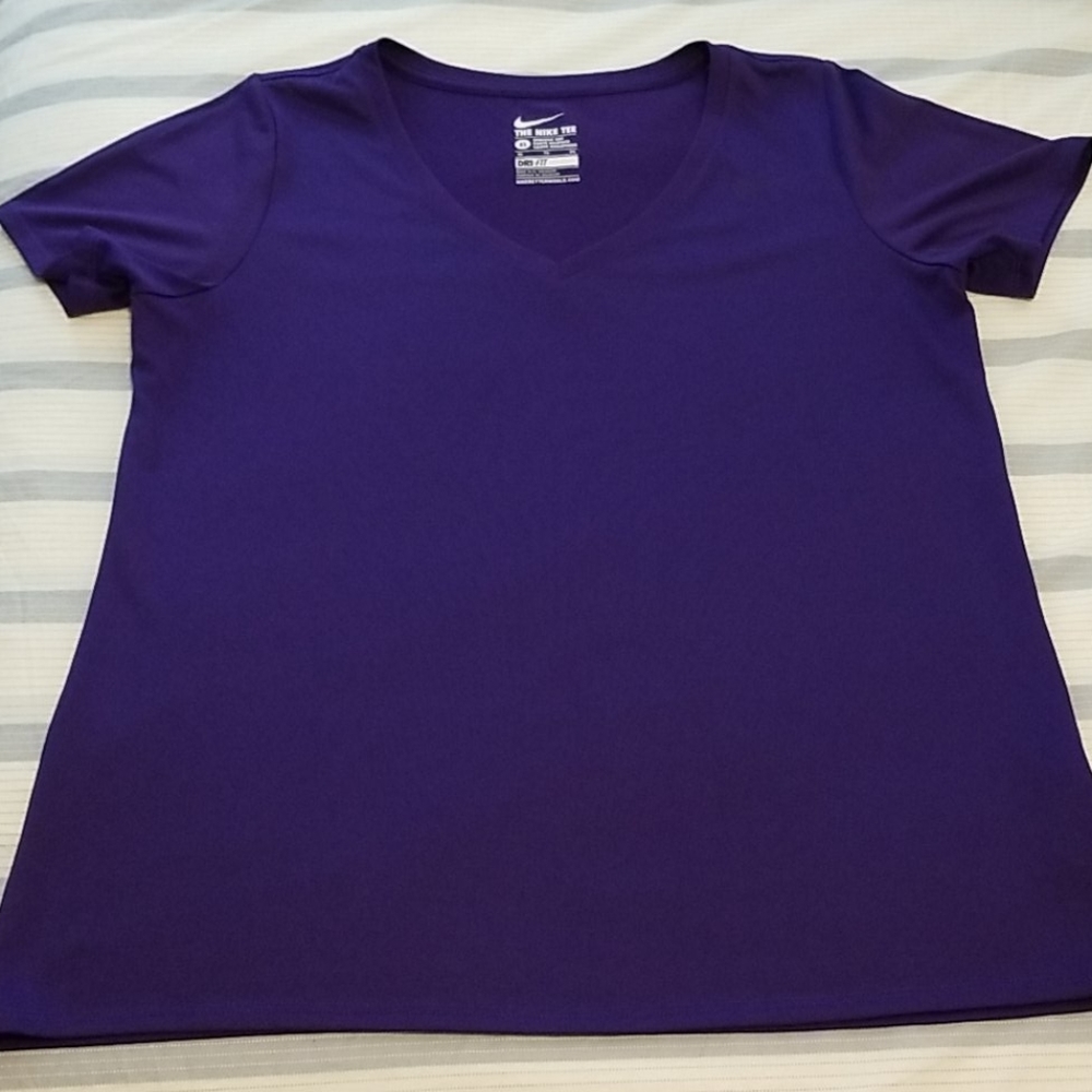 Nike top
